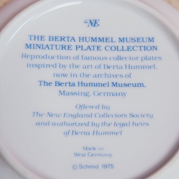 Schmid Berta Hummel Museum Miniature Plate Collection 1975 - Picture 4 of 9
